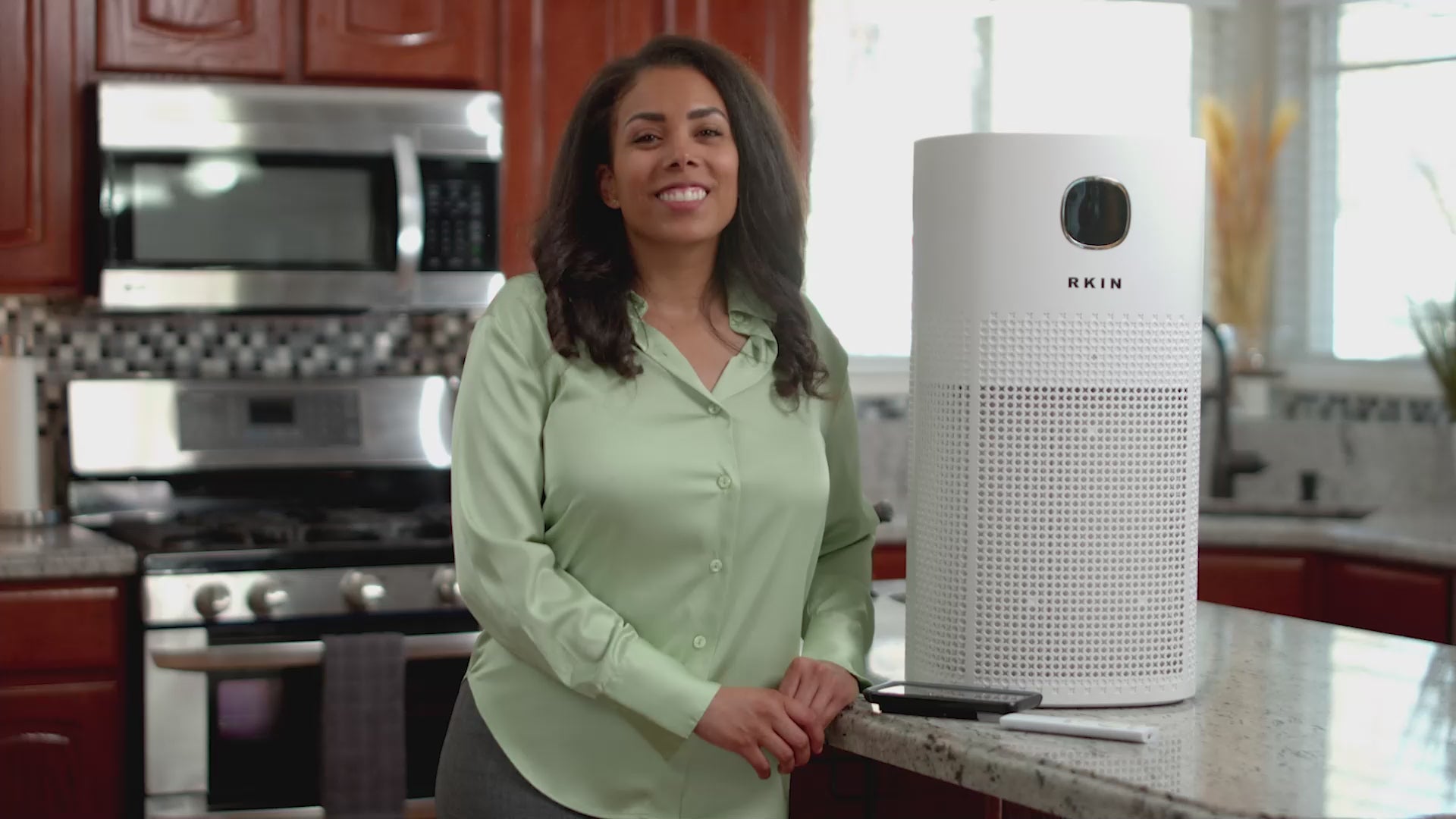 Load video: RKIN AH-14 Air Purifier